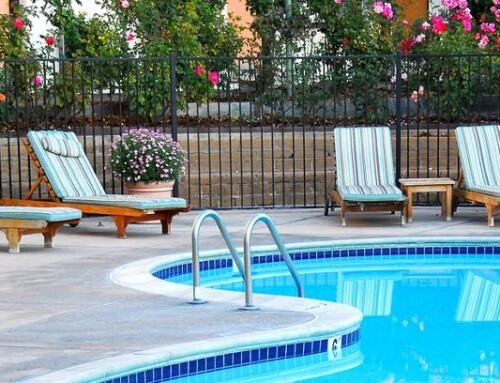 What Are The Important Features of Swimming Pool Fences?