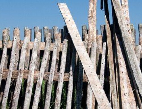 Fence Repair 101 – Fixing A Leaning Fence!